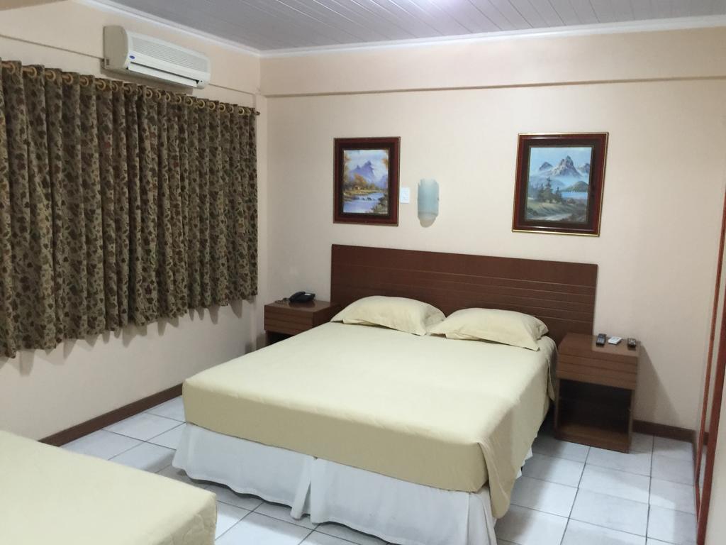 Fares Turis Hotel Uruguaiana Zewnętrze zdjęcie